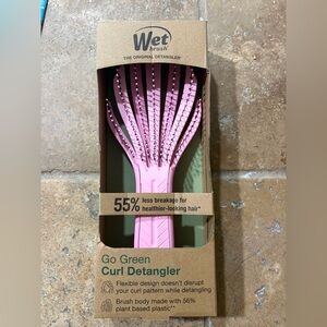 Wet Brush Go Green Curl Detangler Brush Matte Pink